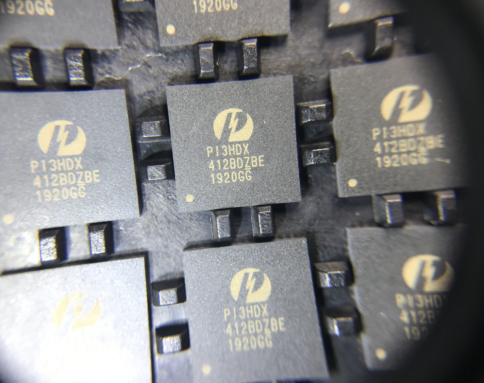 视频开关芯片PI3HDX412BDZBE